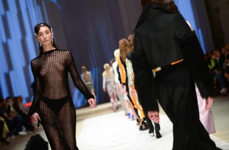 U Klovićevim dvorima održana je modna revija dizajnera Maria Vijačkića u sklopu Cro A Portera