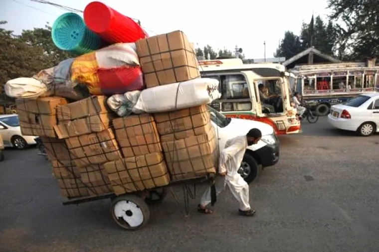PRKOSE ZAKONIMA FIZIKE: Ovi ljudi tegle puno vi&scaron;e tereta nego &scaron;to mogu podnijeti