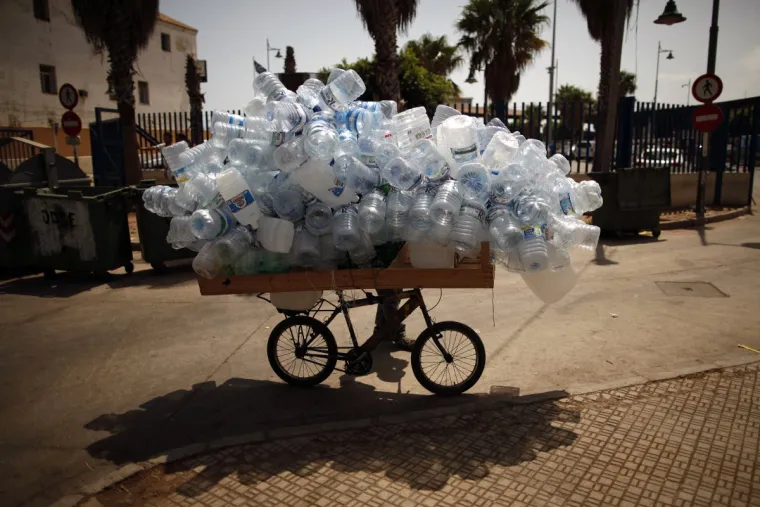 PRKOSE ZAKONIMA FIZIKE: Ovi ljudi tegle puno vi&scaron;e tereta nego &scaron;to mogu podnijeti