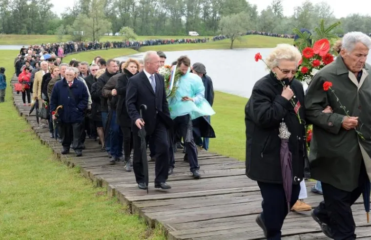 Mesić, Josipović i Milanović u Jasenovcu