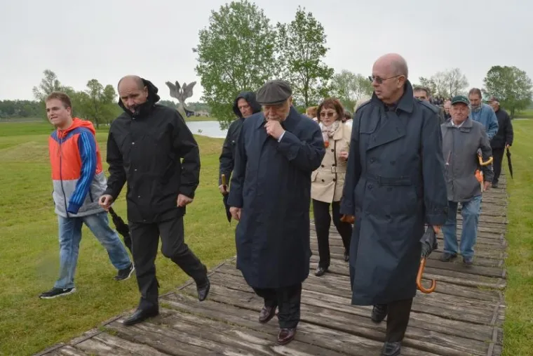 Mesić, Josipović i Milanović u Jasenovcu