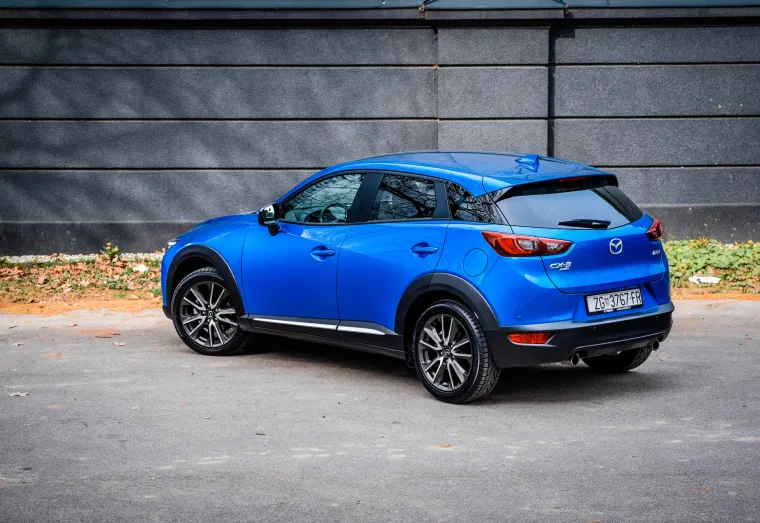 Zavirite u atraktivnu i luksuznu Mazdu CX-3