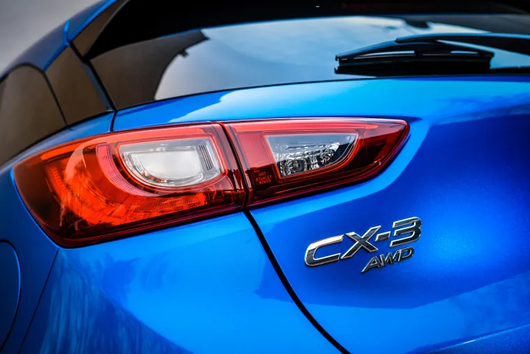 Zavirite u atraktivnu i luksuznu Mazdu CX-3