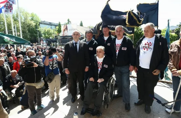 KRAJ PROSVJEDA: Branitelji odlučili ukloniti &scaron;ator ispred Ministarstva branitelja