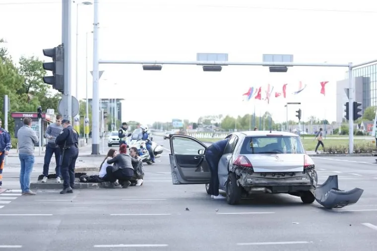 KR&Scaron; I LOM UOČI DOLASKA ERDOGANA: Te&scaron;ka prometna nesreća na križanju u centru
