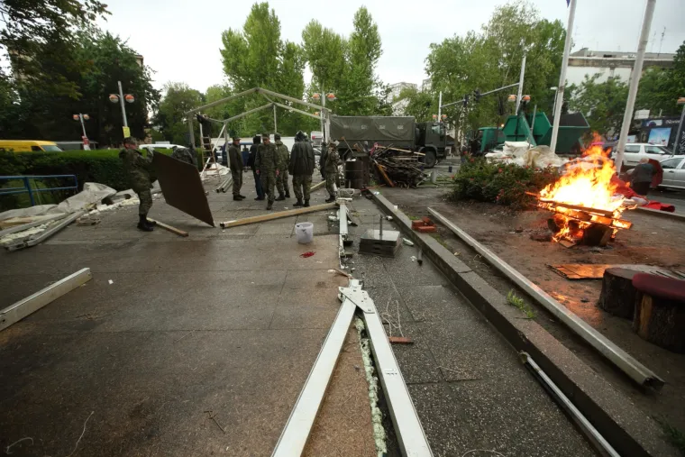 Rastavljanje &scaron;atora u Savskoj