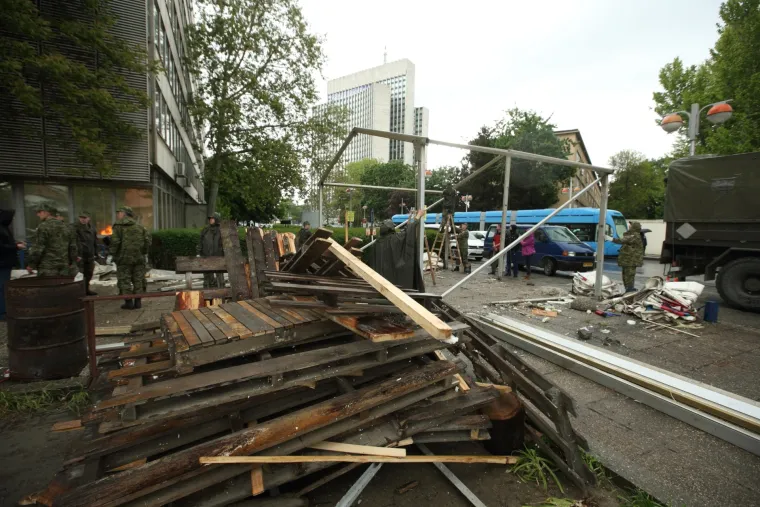 Rastavljanje &scaron;atora u Savskoj