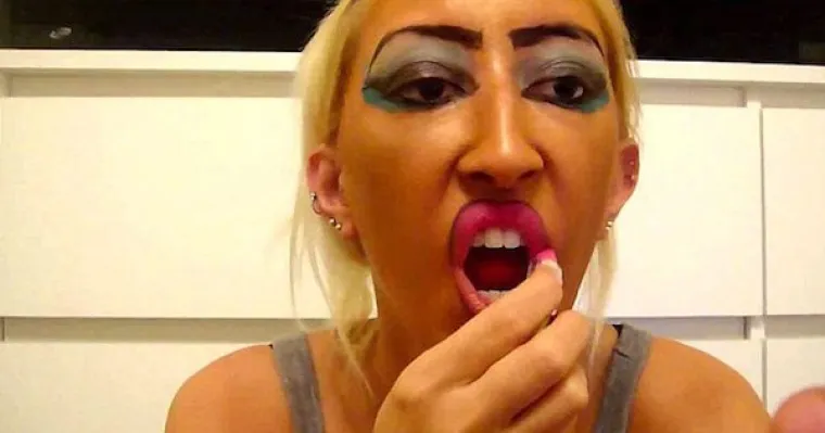 Ovi zastra&scaron;ujući podbačaji navest će vas da dobro promislite o količinama sjenila ili ruža koje nanosite na vlastitio lice.