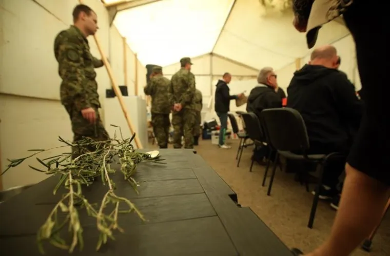 Vojnici pomažu razmontirati &scaron;ator u Savskoj