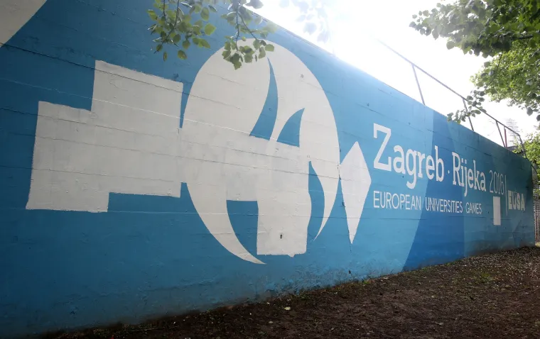 Prekriveni natpisi 'Vukovar je srpski' na studentskom domu Stjepan Radić