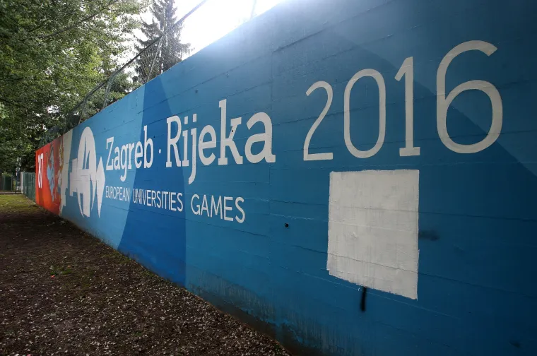 Prekriveni natpisi 'Vukovar je srpski' na studentskom domu Stjepan Radić