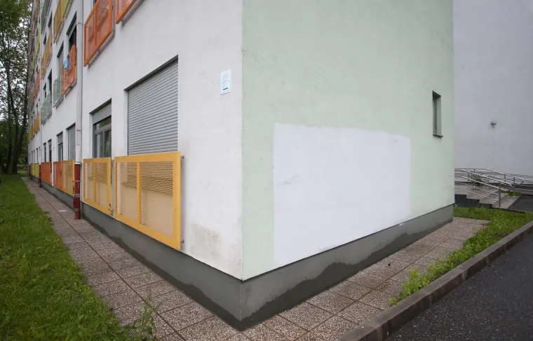 Prekriveni natpisi 'Vukovar je srpski' na studentskom domu Stjepan Radić