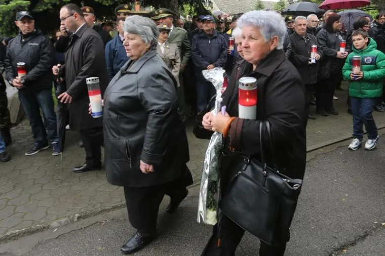 KOMEMORACIJA U BOROVU: 25. obljetnica ubojstva 12 redarstvenika