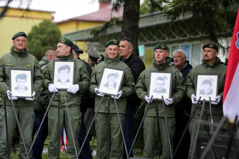 KOMEMORACIJA U BOROVU: 25. obljetnica ubojstva 12 redarstvenika