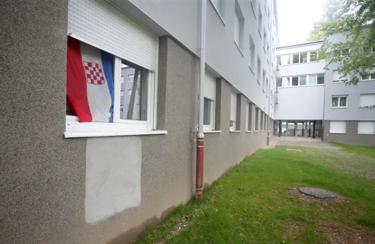 Četnički grafiti na studentskom domu Stjepan Radić