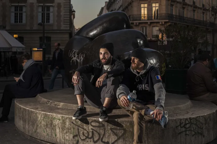 Fotografi iz cijelog svijeta uprizorili 'izgubljenu generaciju': mladi, anksiozni, nezaposleni i ovisni o tehnologiji