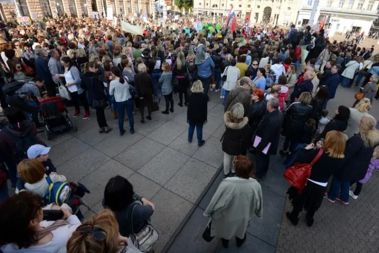 Veliki prosvjed teta u vrtićima
