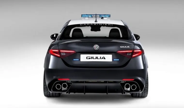 Pogledajte Alfu Romeo Giuliju isporučenu talijanskoj policiji