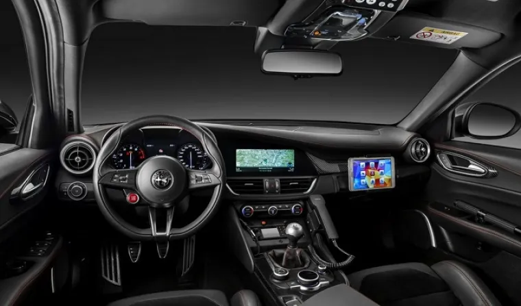 Pogledajte Alfu Romeo Giuliju isporučenu talijanskoj policiji