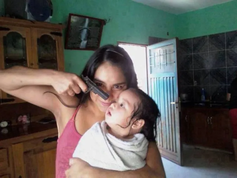 AKO DOBIJEM 20 LAJKOVA, NEĆU ABORTIRATI! Neke 'mame' bi pod hitno trebalo strpati u bolnicu