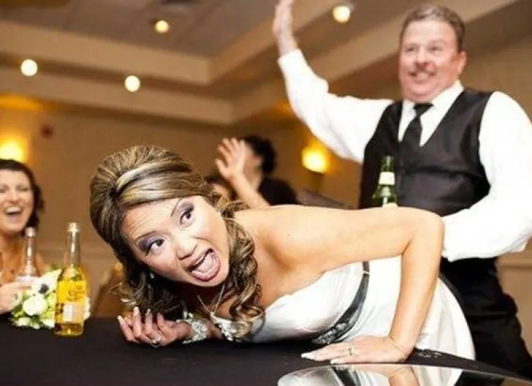 OVI LJUDI ĆE SE RAZMNOŽAVATI: Nema nam spasa, možemo se samo nervozno smijati njihovim slikama s vjenčanja