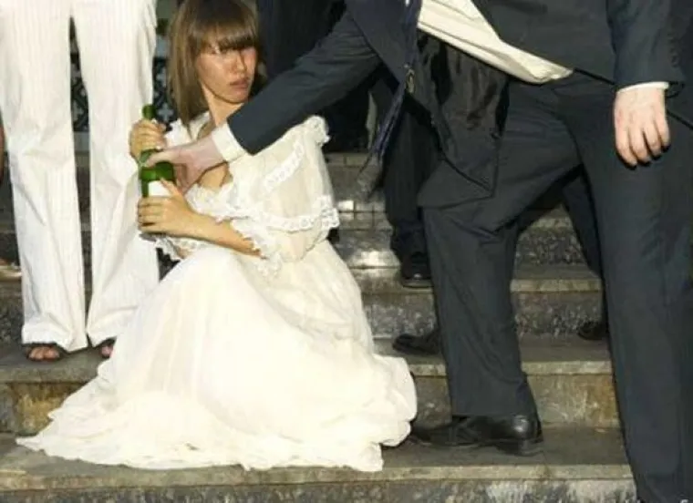 OVI LJUDI ĆE SE RAZMNOŽAVATI: Nema nam spasa, možemo se samo nervozno smijati njihovim slikama s vjenčanja