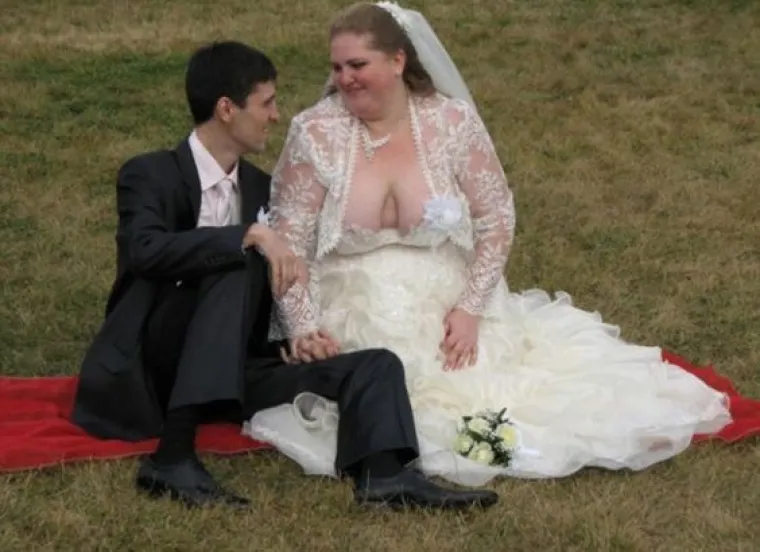 OVI LJUDI ĆE SE RAZMNOŽAVATI: Nema nam spasa, možemo se samo nervozno smijati njihovim slikama s vjenčanja