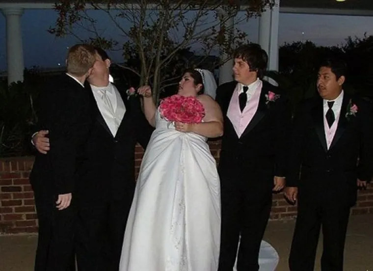 OVI LJUDI ĆE SE RAZMNOŽAVATI: Nema nam spasa, možemo se samo nervozno smijati njihovim slikama s vjenčanja