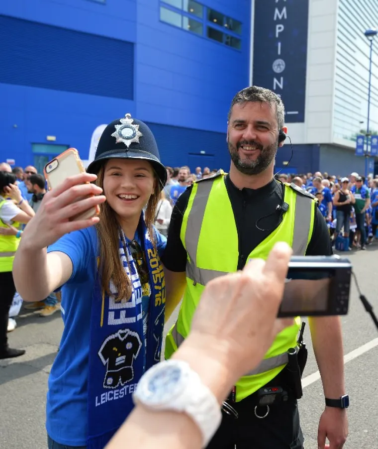 Leicestera proslavili su uoči i tijekom utakmice protiv Evertona senzacionalni naslov prvaka svojih miljenika, prvi u 132 godine postojanja kluba.