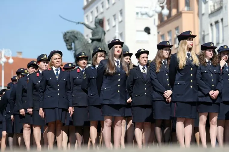Spektakularni mimohod vatrogasaca u Zagrebu