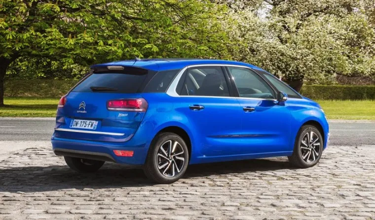 POGLEDAJTE IH: Novosti ima izvana, iznutra i ispod poklopca motora