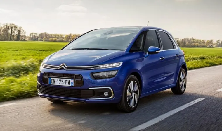 POGLEDAJTE IH: Novosti ima izvana, iznutra i ispod poklopca motora