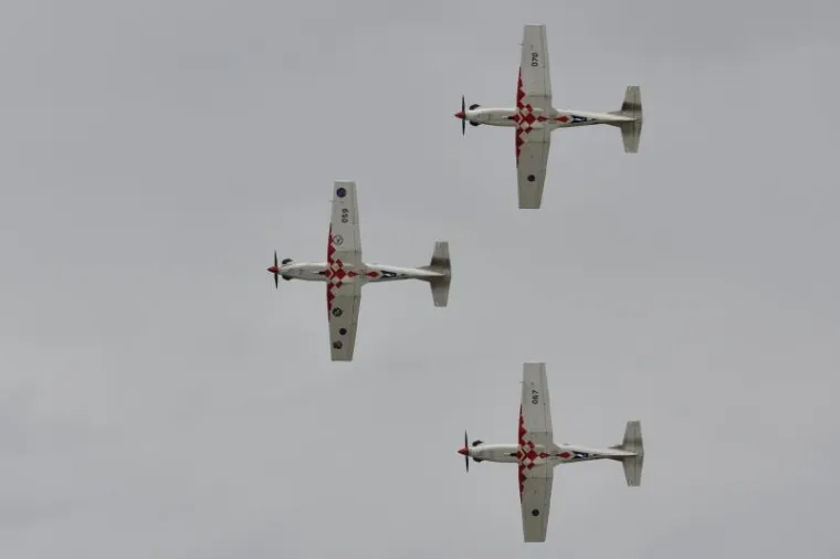 SPEKTAKULARNI PRIZORI: Skupina 'Krila Oluje' predstavila svoj novi letački program