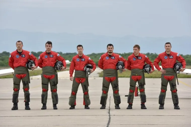 SPEKTAKULARNI PRIZORI: Skupina 'Krila Oluje' predstavila svoj novi letački program