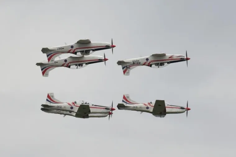 SPEKTAKULARNI PRIZORI: Skupina 'Krila Oluje' predstavila svoj novi letački program