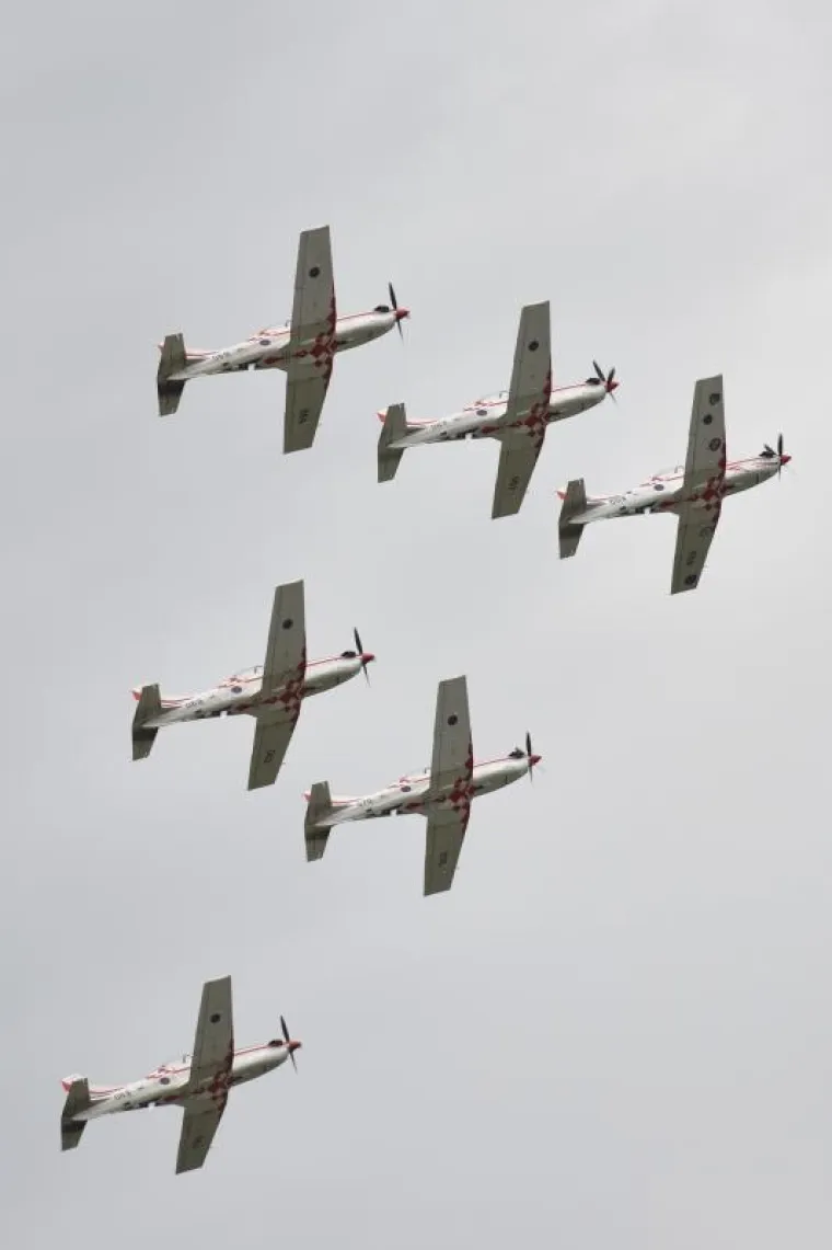 SPEKTAKULARNI PRIZORI: Skupina 'Krila Oluje' predstavila svoj novi letački program