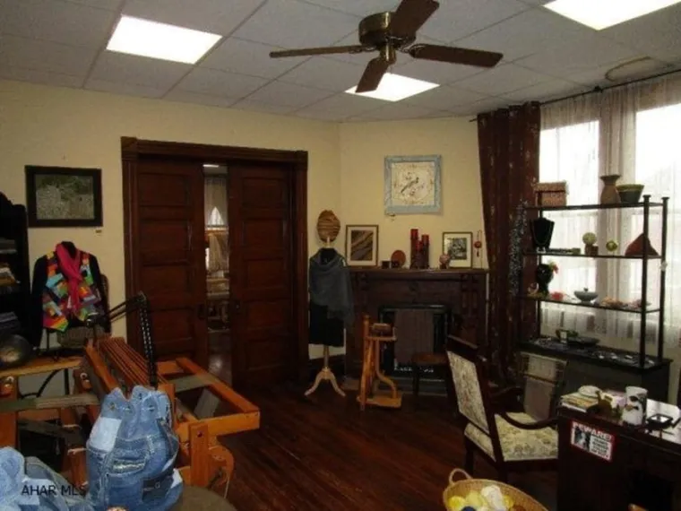 OGROMNO IMANJE JE PROSTRANO I POVOLJNO, ALI IMA JEDNU TAJNU: Biste li živjeli u takvoj kući?