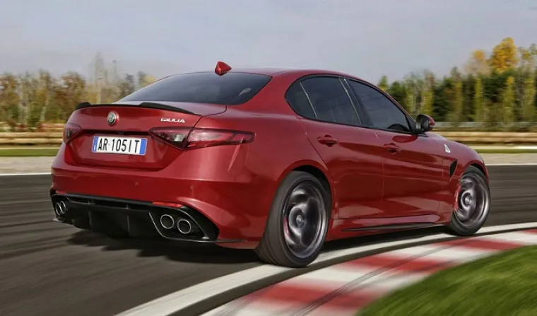 IMA SVE: Uvjerite se da je Alfina Giulija komplet jednako lijep izvana i iznutra