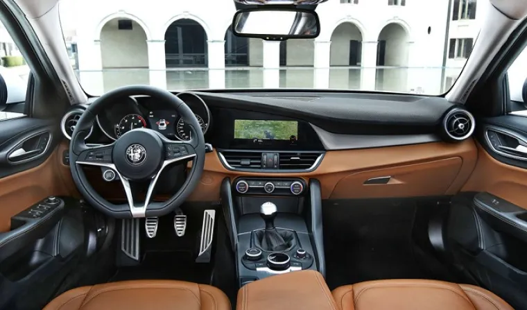 IMA SVE: Uvjerite se da je Alfina Giulija komplet jednako lijep izvana i iznutra