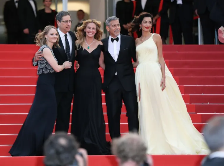 Amal Alamuddin i George Clooney prošetali su crvenim tepihom u Cannesu na premijeri njegovog novog filma 'Monster Money'