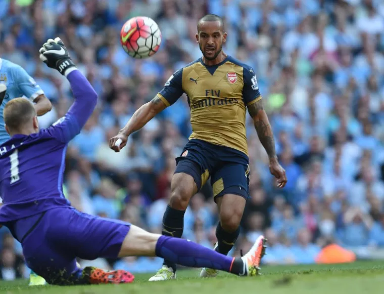4. Theo Wallcott (Arsenal): Napokon je zaigrao kao centralni napadač i obećao da će ove sezone eksplodirati. Ali, Walcott je bio u krivu. Iako mu je pregr&scaron;t prilika stvorio sjajni Mesut &Ouml;zil, Walcott nije dokazao da je bolji igrač nego kad je imao 17 godina.