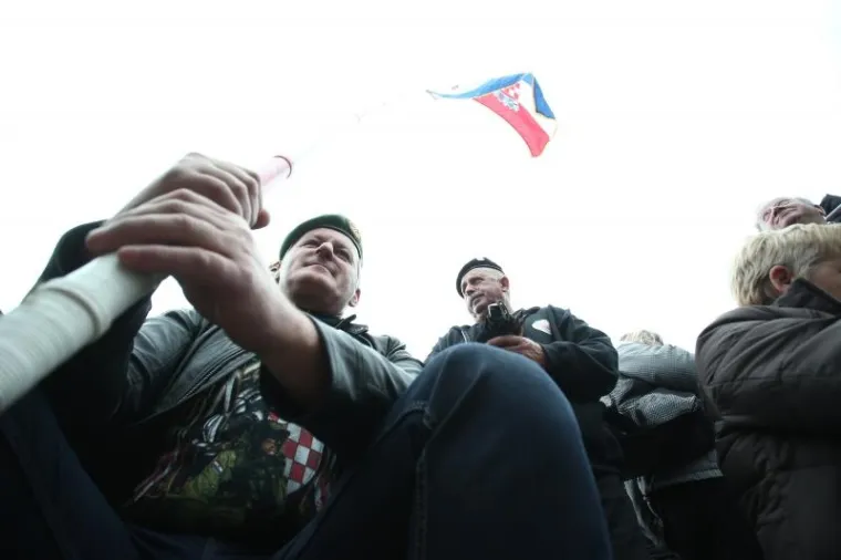 SJEĆANJE NA STRADALE: Tisuće odaju počast žrtvama Križnog puta u Bleiburgu