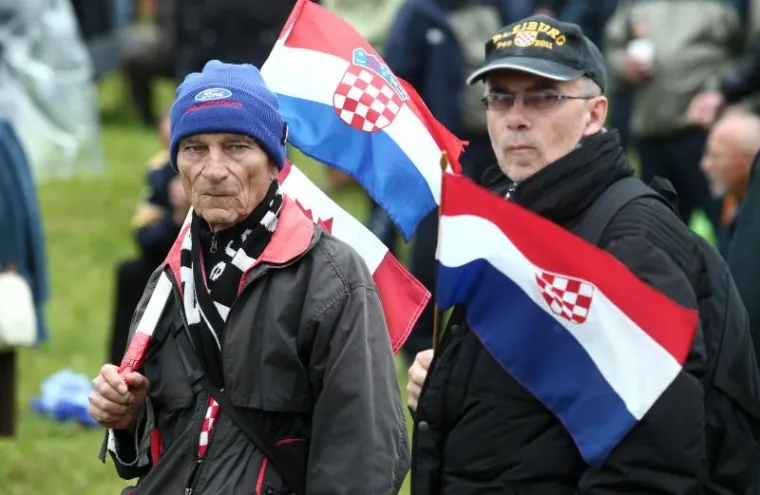 SJEĆANJE NA STRADALE: Tisuće odaju počast žrtvama Križnog puta u Bleiburgu