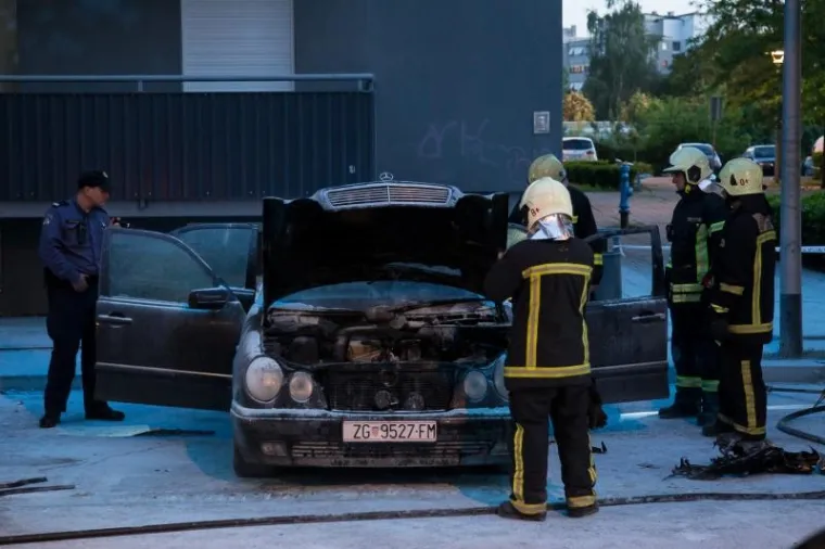 Izgorio Mercedes u Španskom