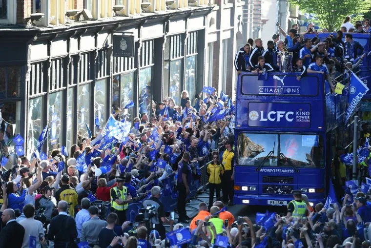 DAN ZA PAMĆENJE: Vi&scaron;e od 240 tisuća ljudi poklonilo se prvacima Premiershipa