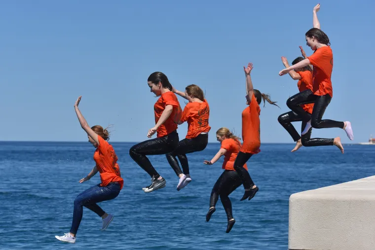 Maturanti okupirali ulice hrvatskih gradova: ovako slave zadnji dan &scaron;kole