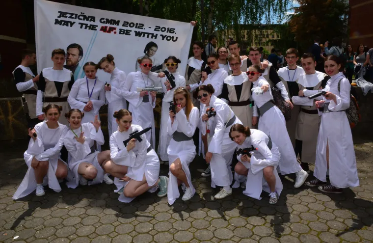 Maturanti okupirali ulice hrvatskih gradova: ovako slave zadnji dan &scaron;kole