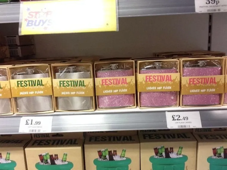 Čak će moći piti alkohol iz vlastitih pljoski.