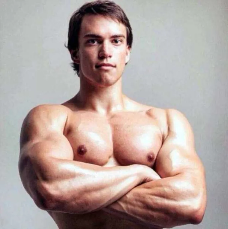 FRAPANTNA SLIČNOST: Upoznajte mladog bildera koji izgleda baš kao Schwarzenegger
