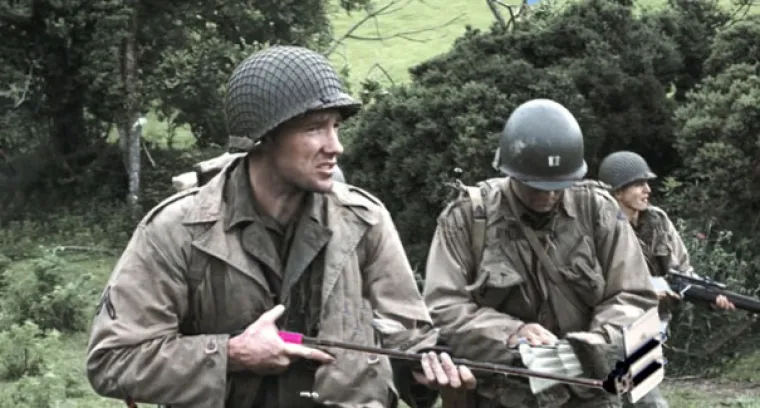 NETKO UMJESTO ORUŽJA U FILMOVE MONTIRA SELFIE &Scaron;TAPIĆE: Novi trend je potpuno apsurdan, ali urnebesan